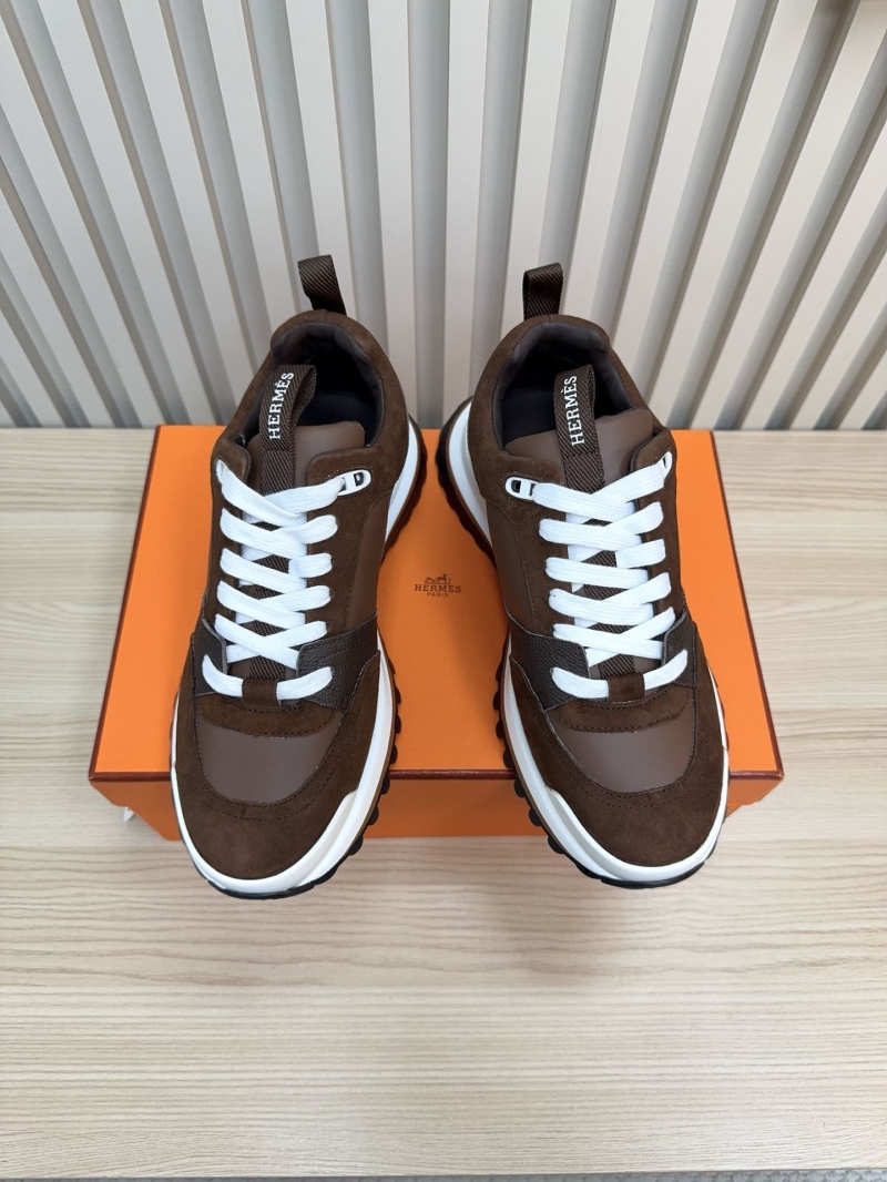 H**me5 sneaker